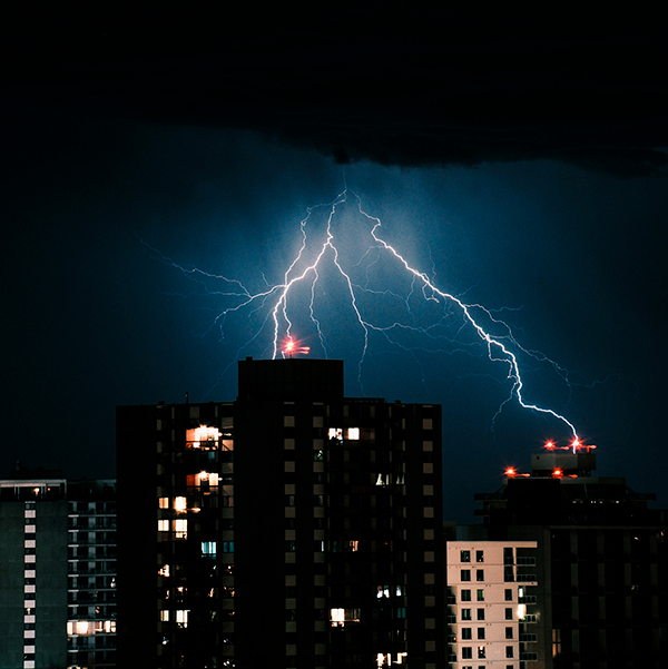 sistemas-de-proteccion-electrico-contra-rayos